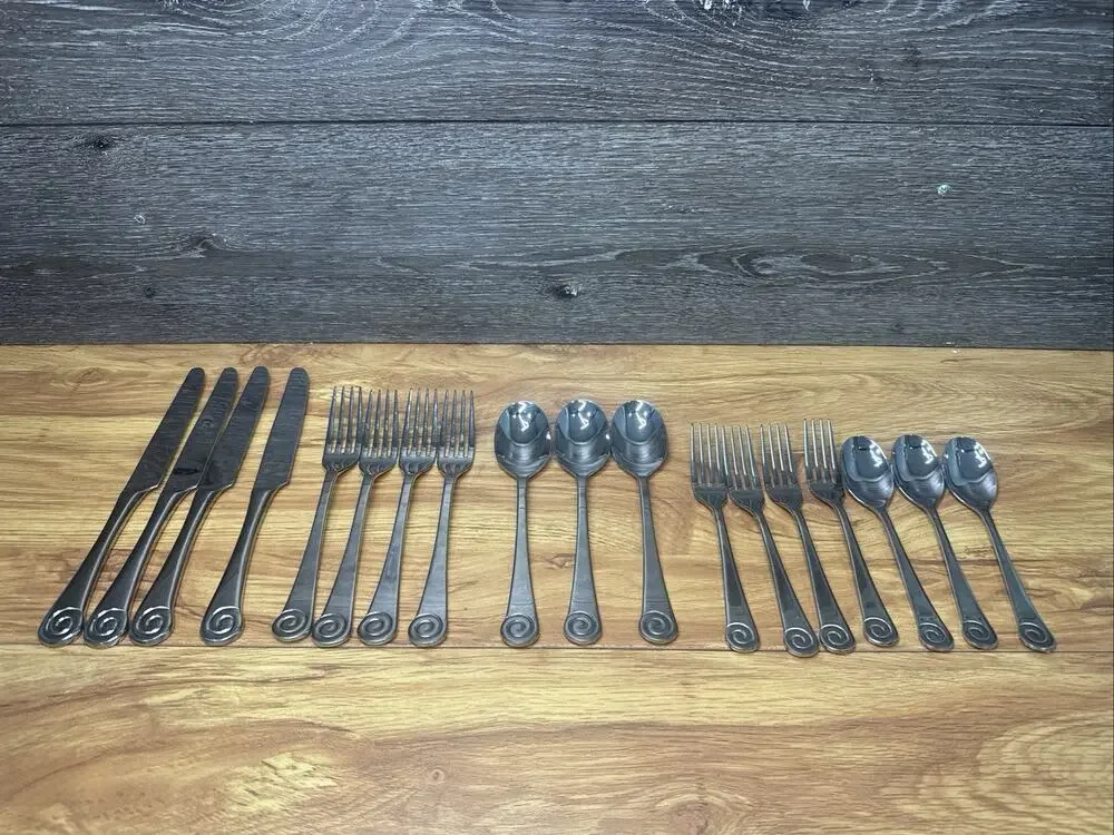Helmick Robert Welch Ammonite Satin Stainless Silverware 18 Pc Set